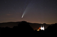 KOMETA NEOWISE
