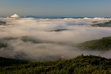 Pod peřinou